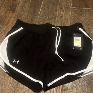 Under Armour Women's Athletic Shorts in Black and White Size Medium Brand New